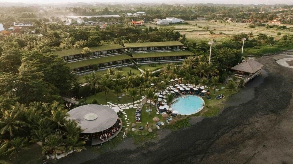 Hotel Hotel Komune & Beach Club Bali 4*