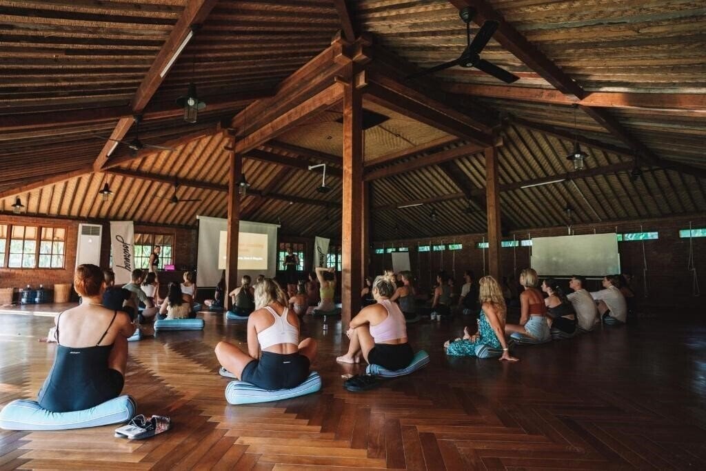 Imaginea Hotel Komune & Beach Club Bali 4*