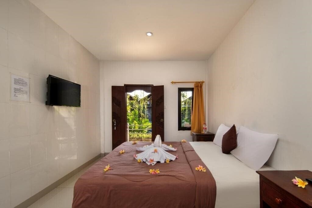 Imaginea Hotel Lumbung Sari Legian 4*