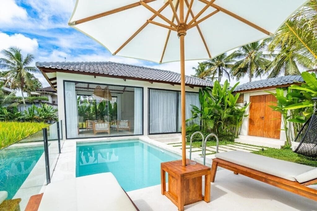 Отель Ubud Rice Field Villa 4*