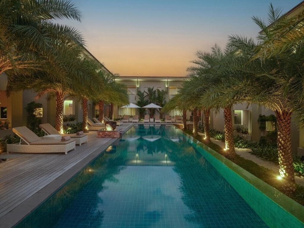 Отель Chesa Canggu 4*