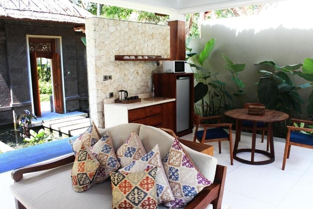 Картинка Regali Villa 3*