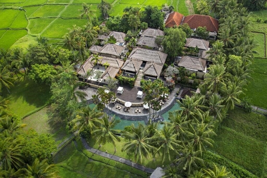 Отель The Ubud Village Resort & Spa 4*