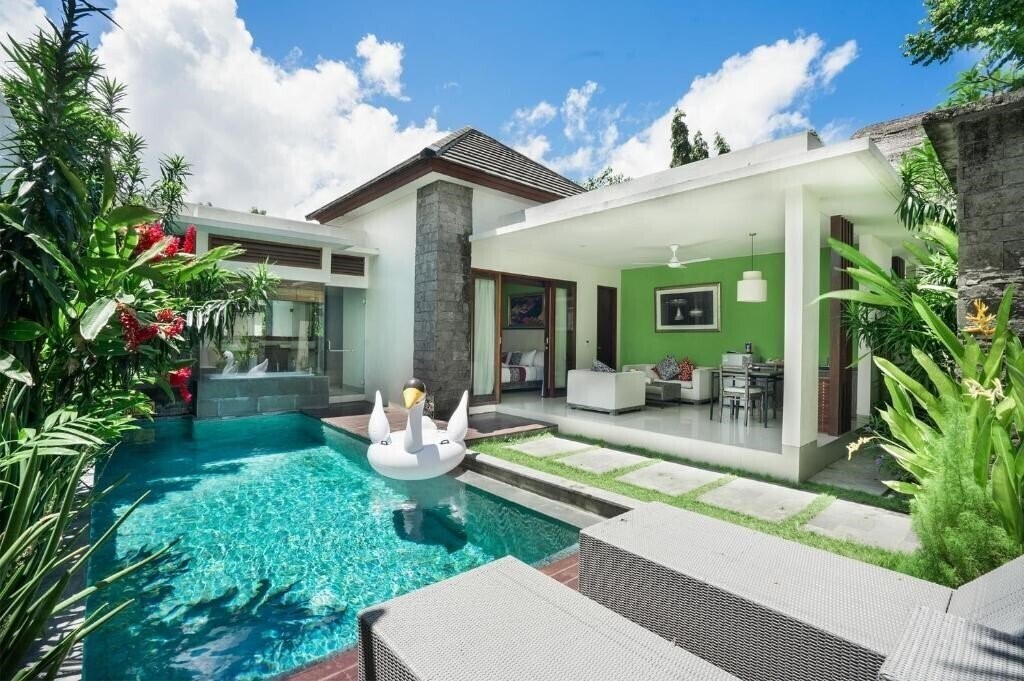 Отель Royal Samaja Villas 4*