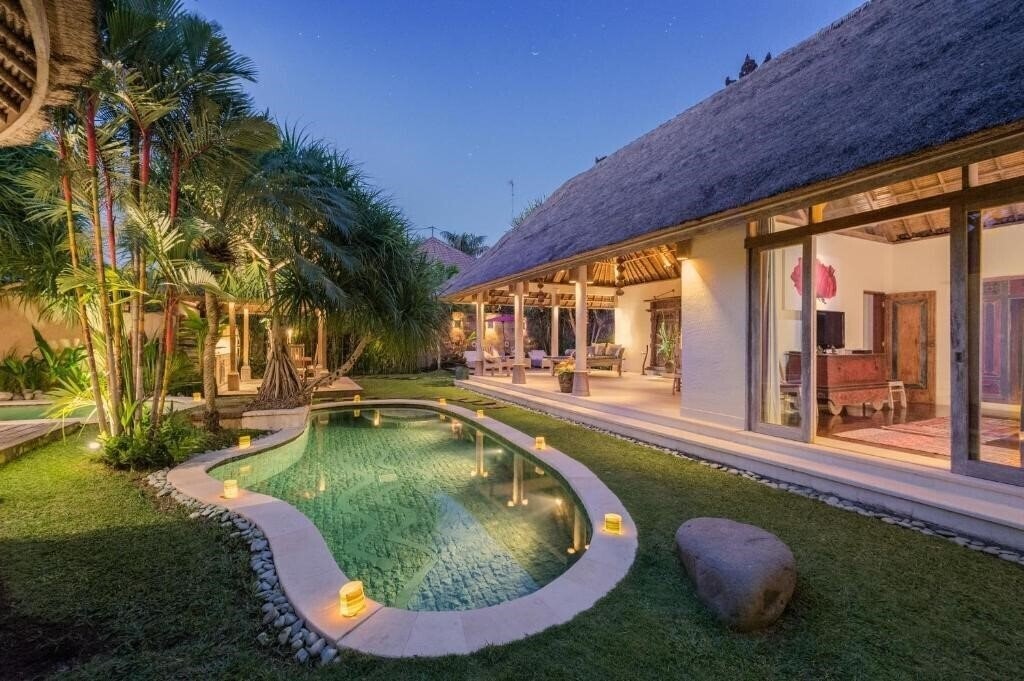Отель Villa Tirta Naga Bali 4*