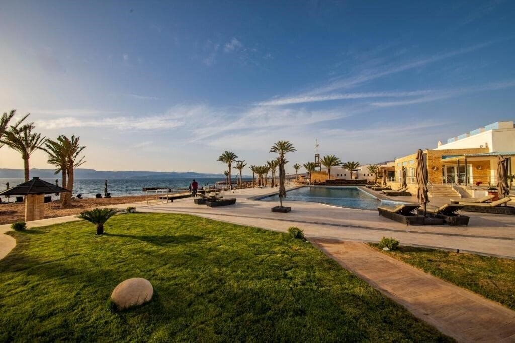 Отель Luxotel Aqaba Beach Resort & SPA 4*