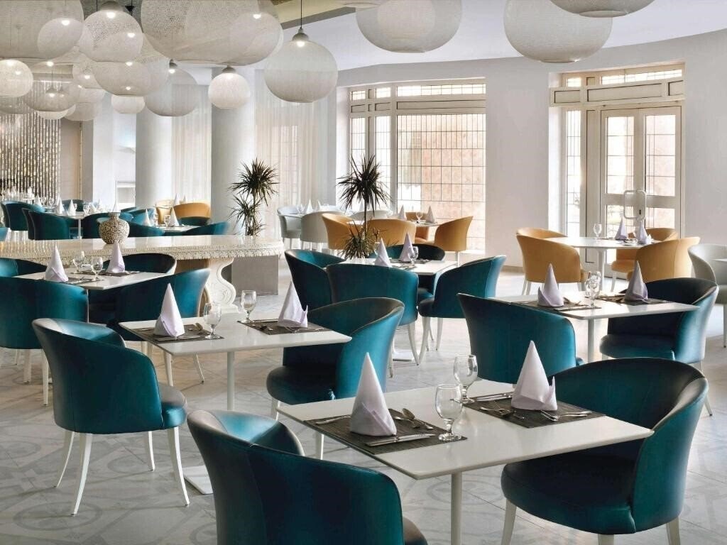 Изображение Movenpick Resort & Residence Aqaba 5*