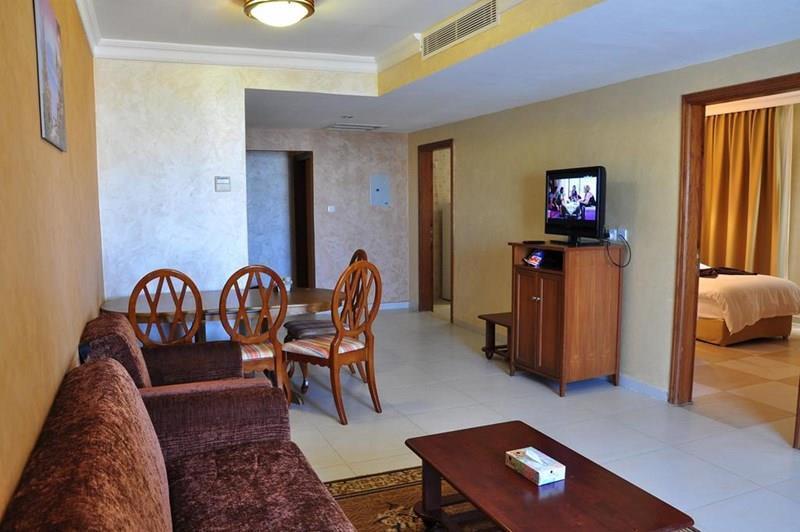 Fotografii Rest Hills Suites 3*