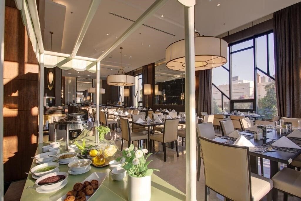 Изображение The House Boutique Suites 5*