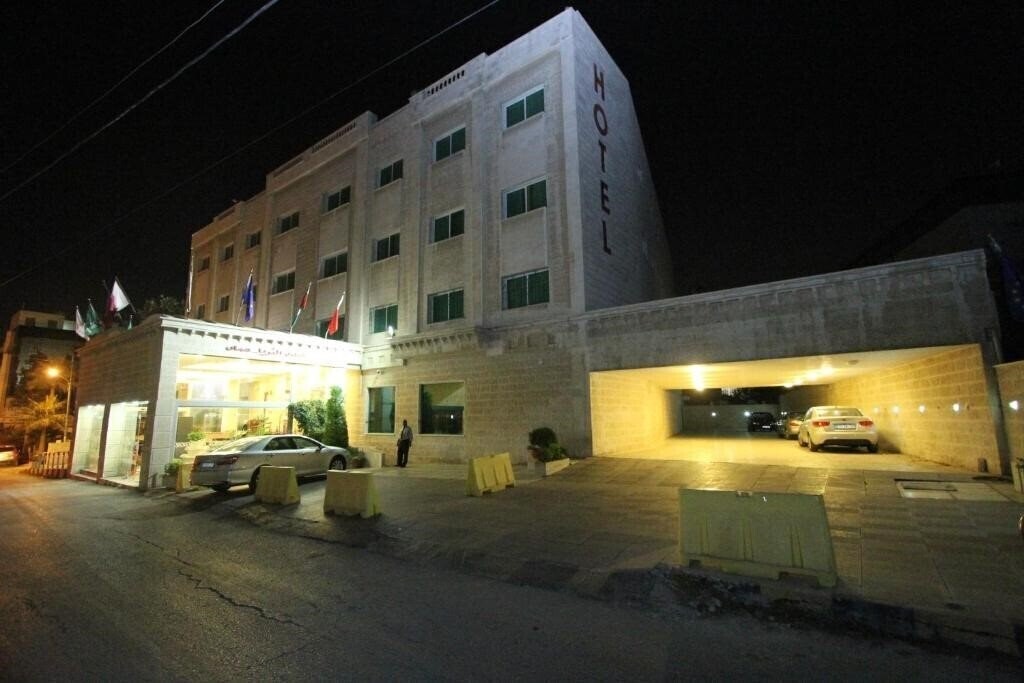 Hotel Al Thuraya Hotel 4*