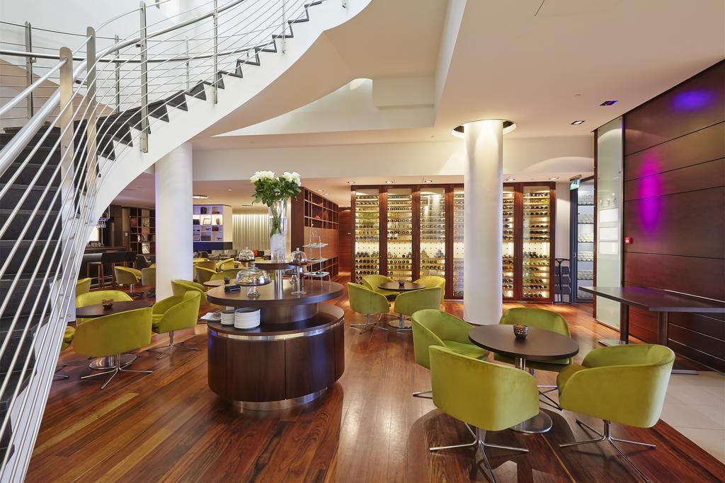 Отель Hilton Reykjavik Nordica 4*