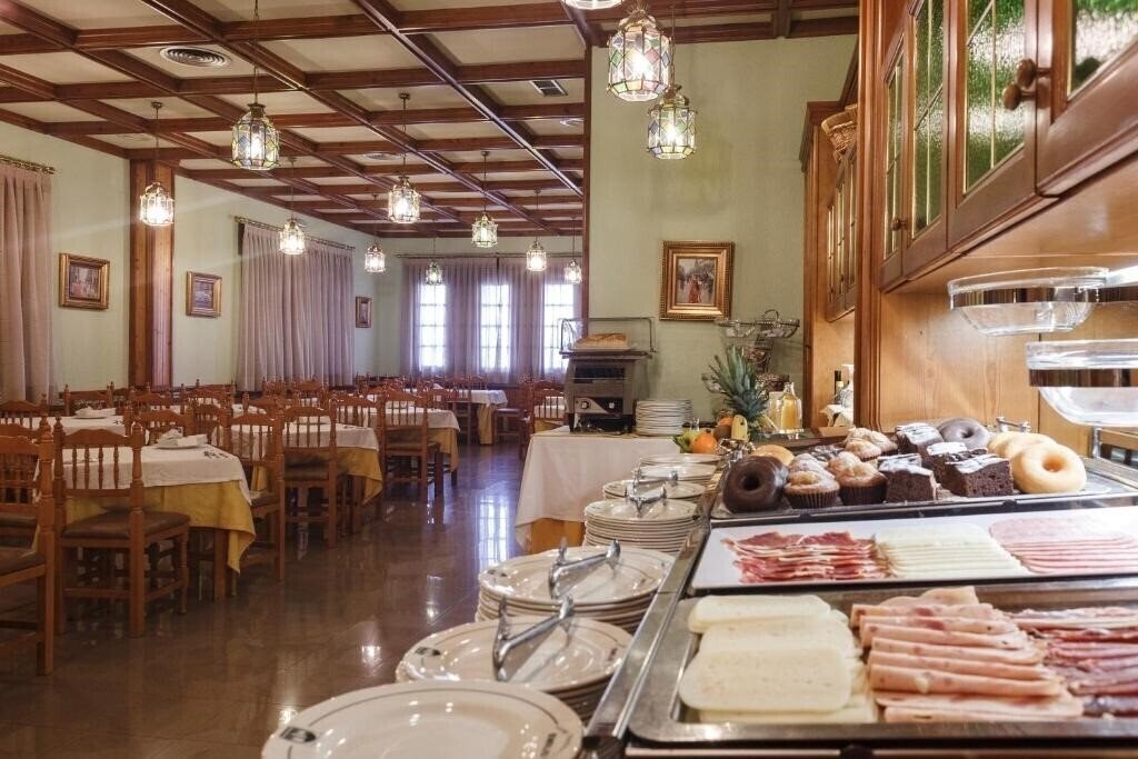 Imaginea Hotel Restaurante Emilio 3*