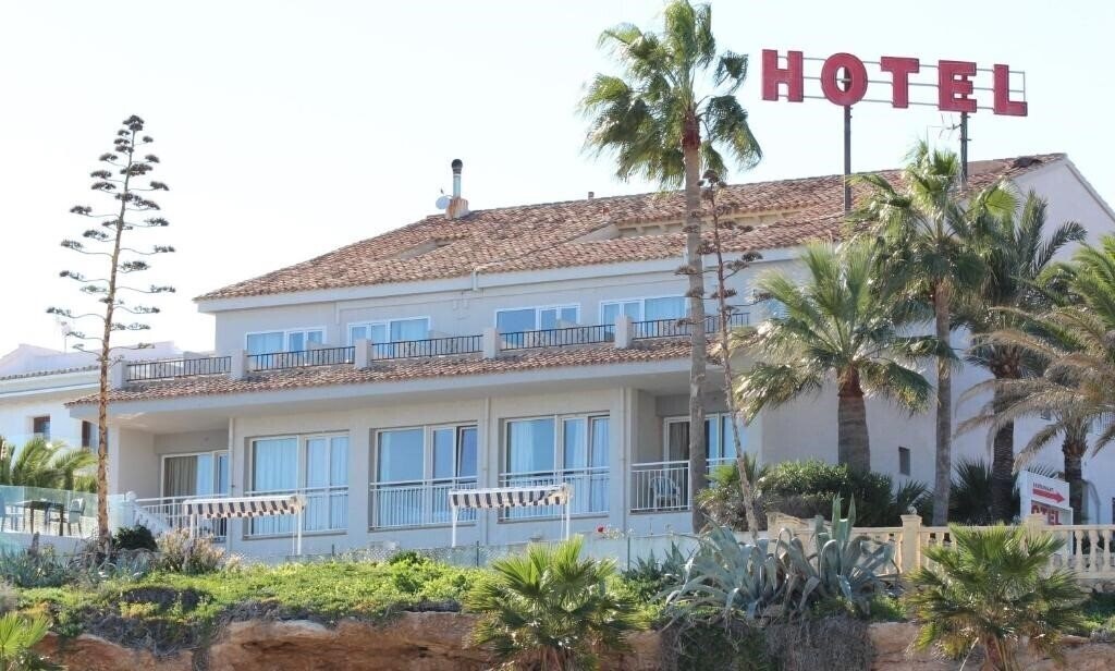 Hotel La Riviera 1*