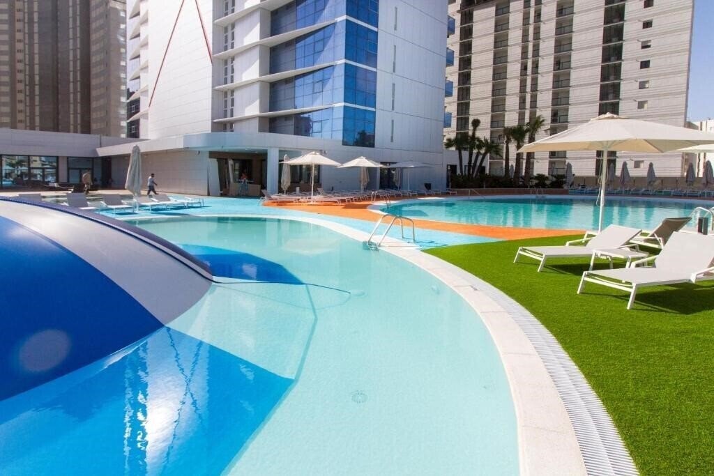 Отель Suitopia 4*