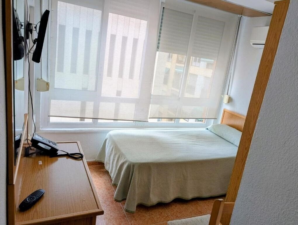 Картинка Cervantes 2*