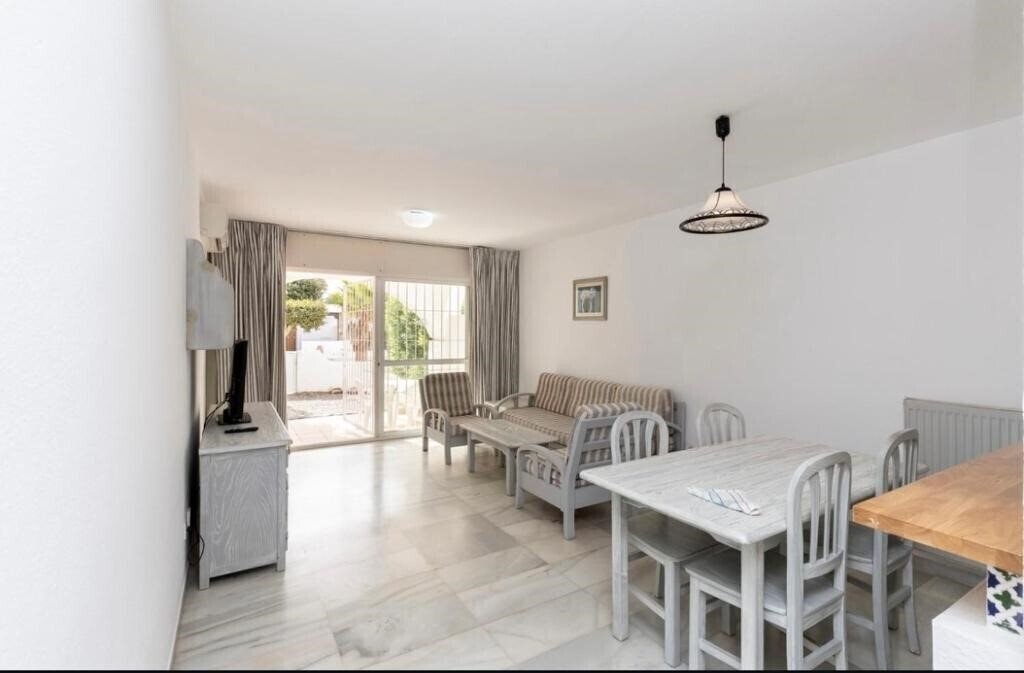 Hotel Apartamentos Golf Center Pueblo 2*