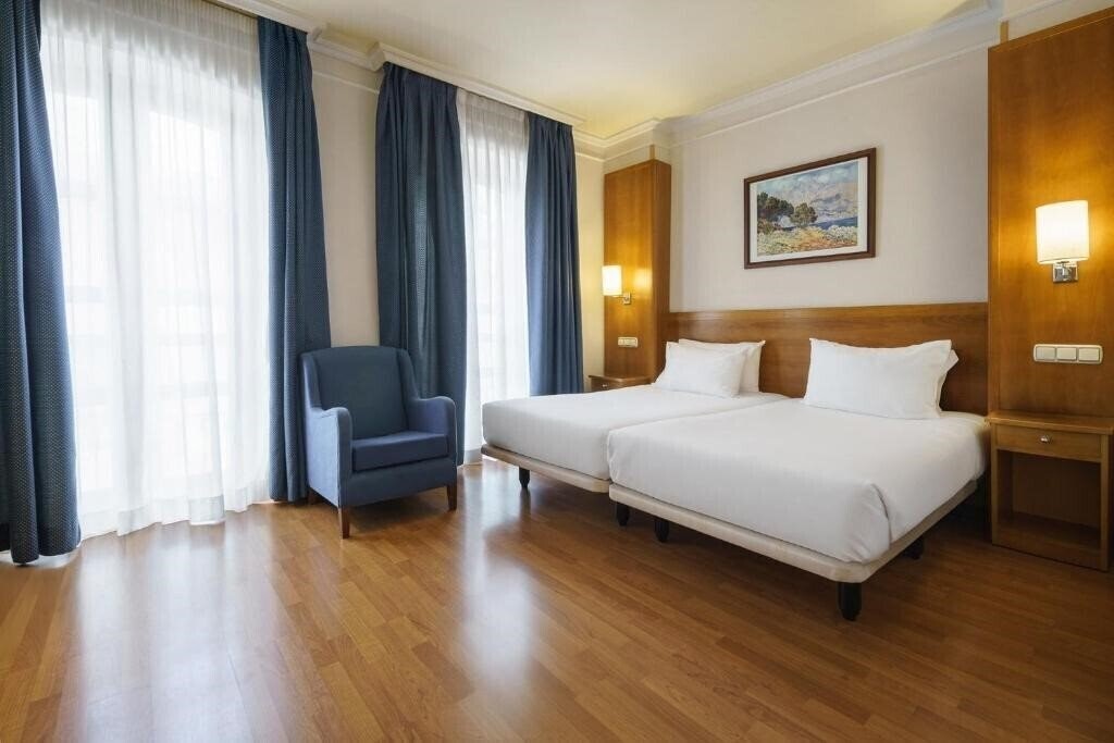 Hotel Crisol Almeria (ex. Torreluz Senior Hotel Almeria) 3*