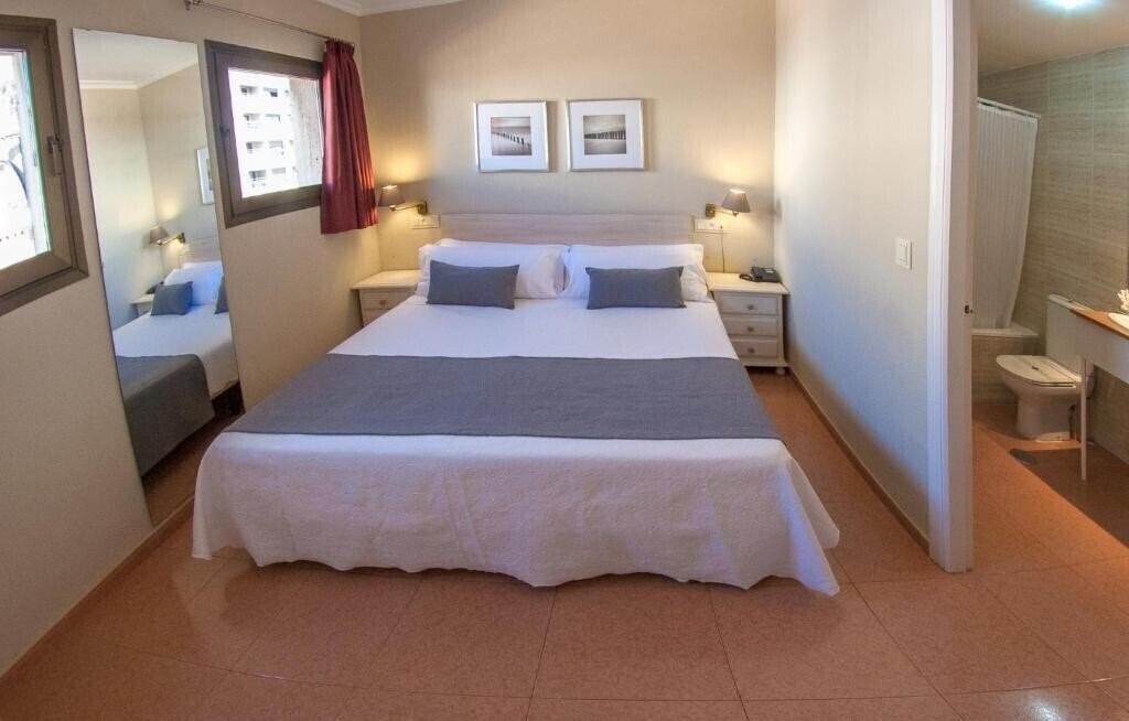 Hotel Apartahotel Aguadulce 3*