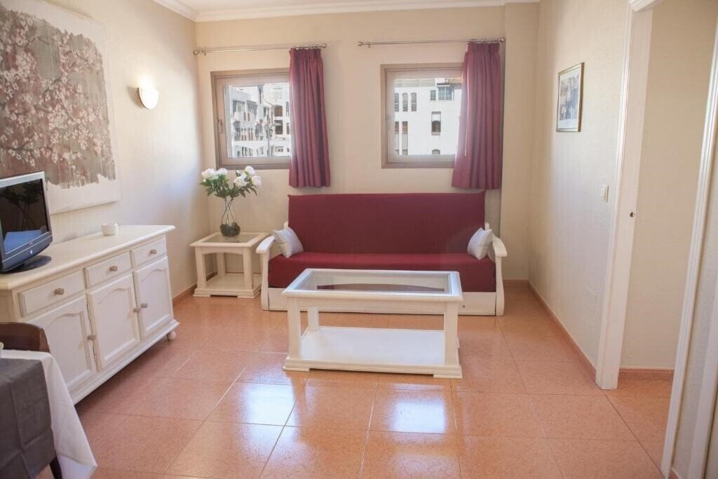 Imaginea Apartahotel Aguadulce 3*