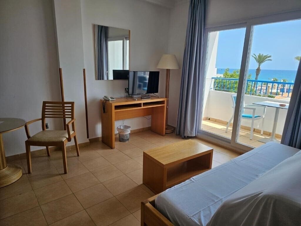 Imaginea Hotel Punta del Cantal 3*