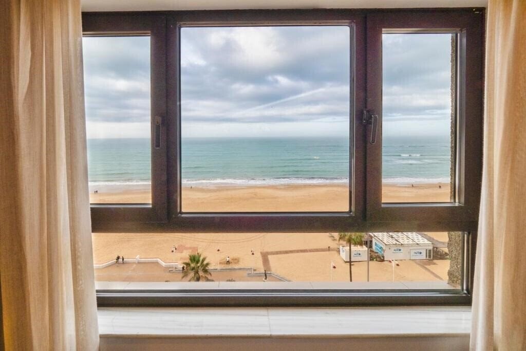 Fotografie Hotel Cadiz Paseo Del Mar Affiliated By Melia 4*