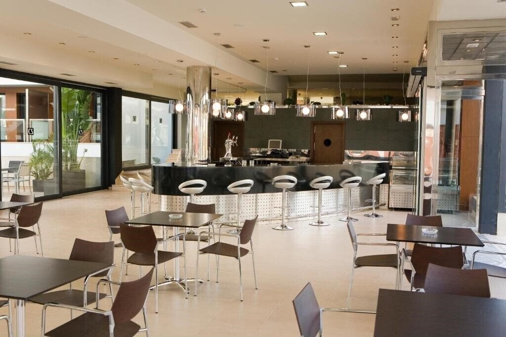 Imaginea Conilsol Hotel Y Apartamentos (ex. Apartamentos Conilsol, Hotel Conilsol) 3*