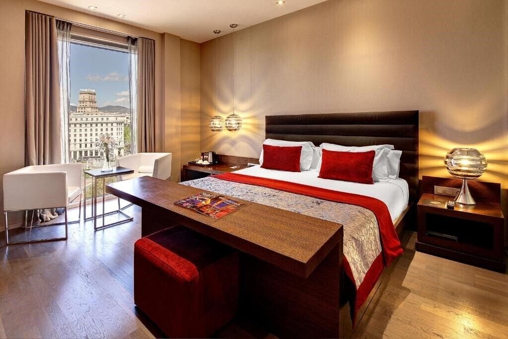 Hotel Olivia Plaza 4*