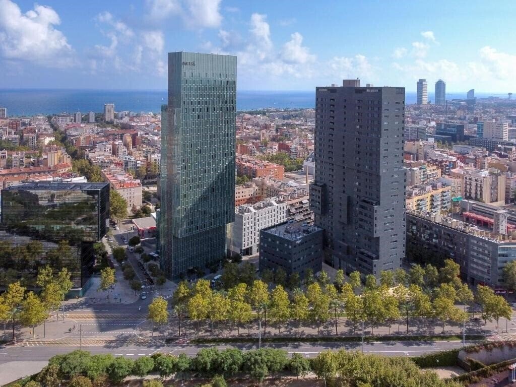 Отель The Level At Melia Barcelona Sky 4*