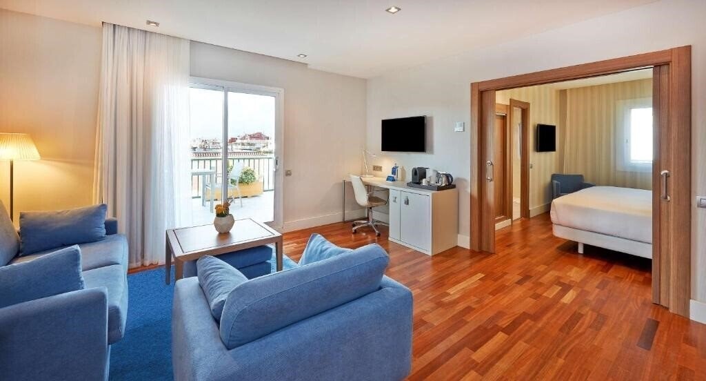 Fotografii NH Barcelona Les Corts (ex. NH Les Corts) 3*