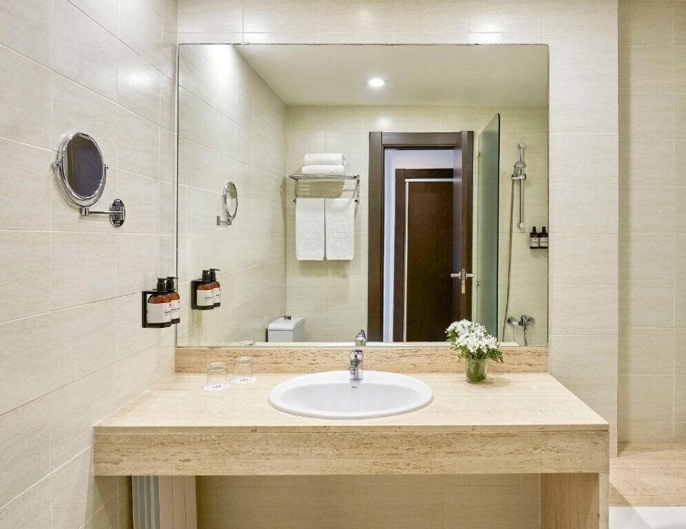 Изображение NH Barcelona Eixample (ex. NH Master) 3*