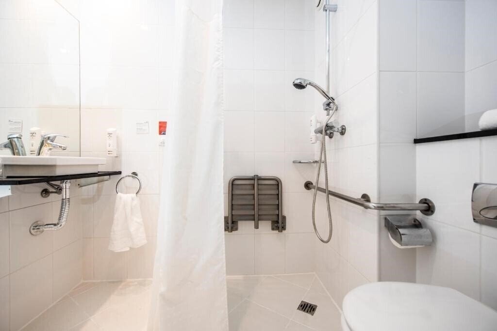 Fotografie Holiday Inn Express Sant Cugat 3*