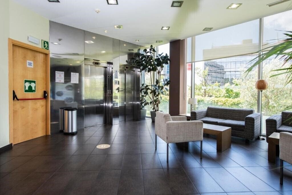 Imaginea Holiday Inn Express Sant Cugat 3*
