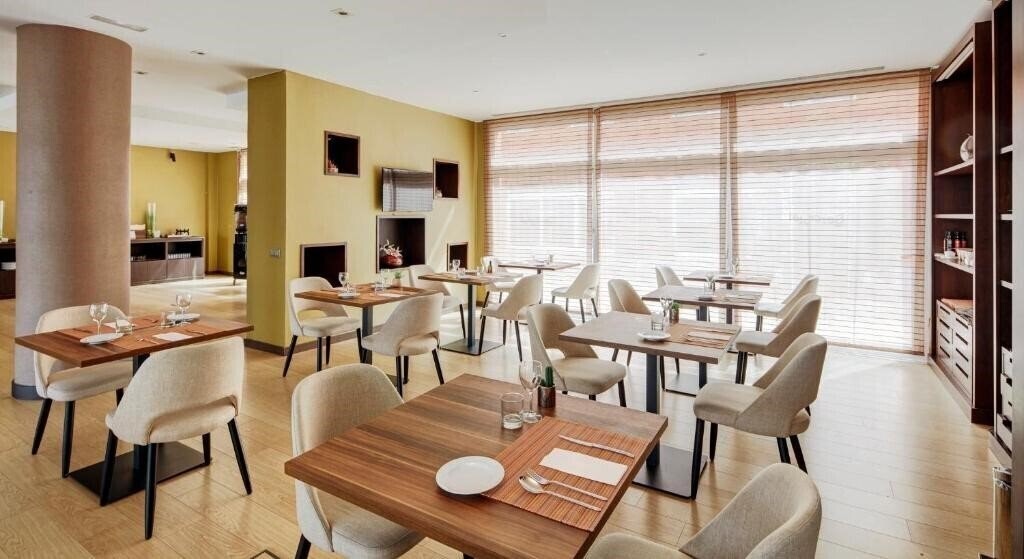 Изображение Sercotel Sant Boi (ex. NH Sant Boi) 3*