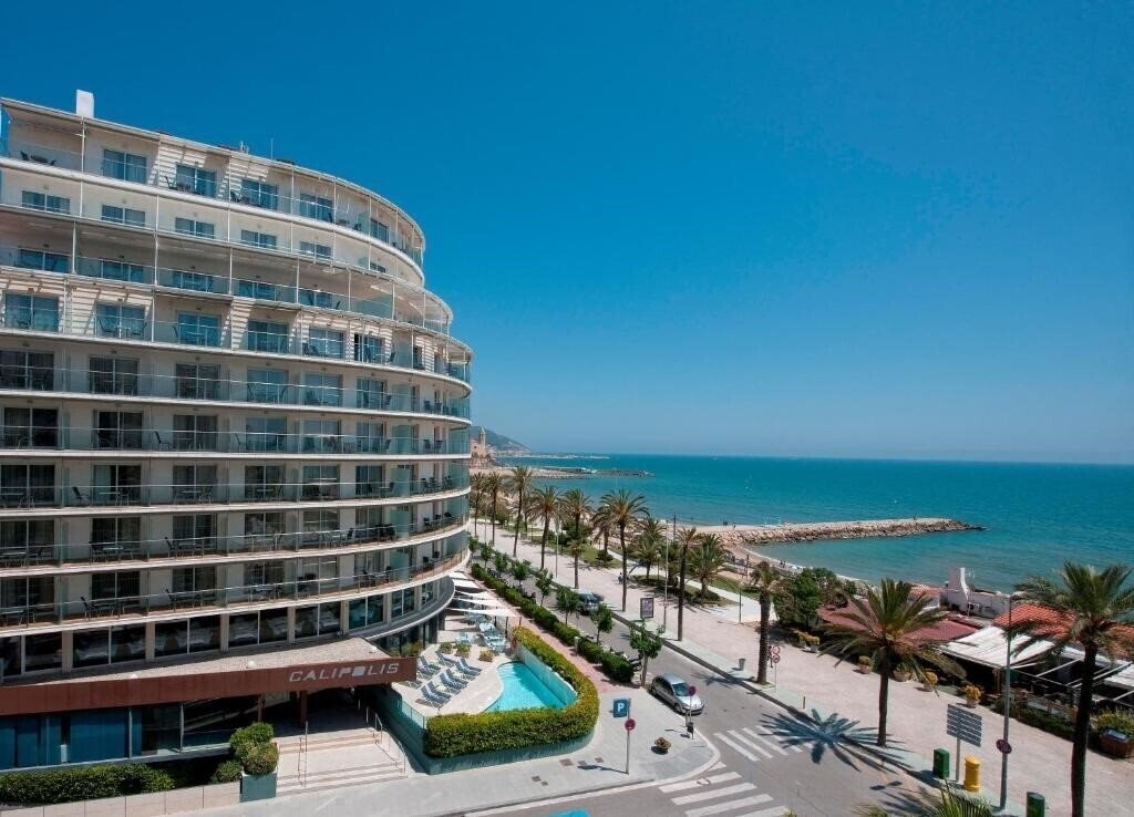 Отель Calipolis Sitges 4*