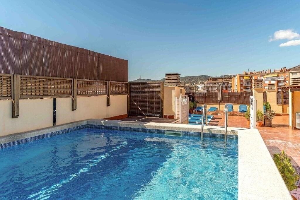 Фото Aparthotel Bertran 3*
