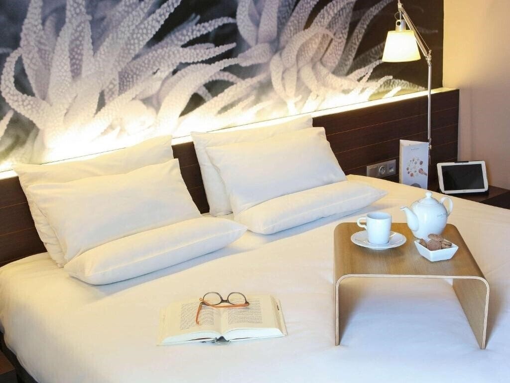 Отель Novotel Barcelona City 4*