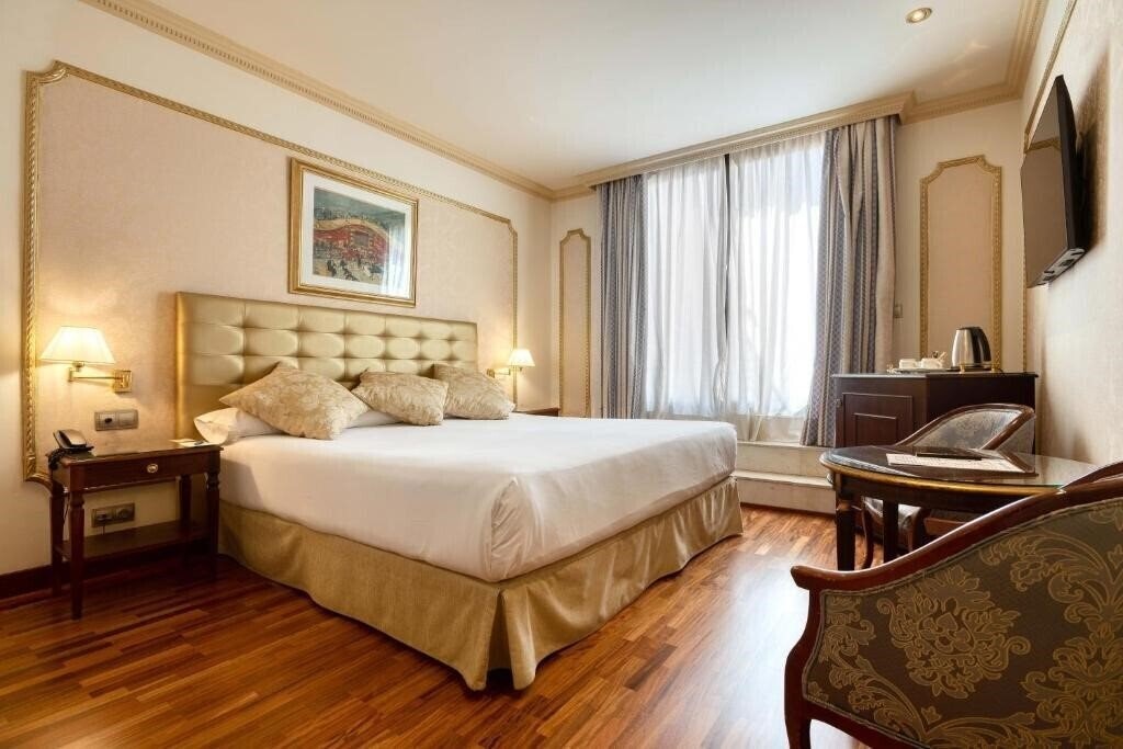 Картинка Roger De Lluria 4*