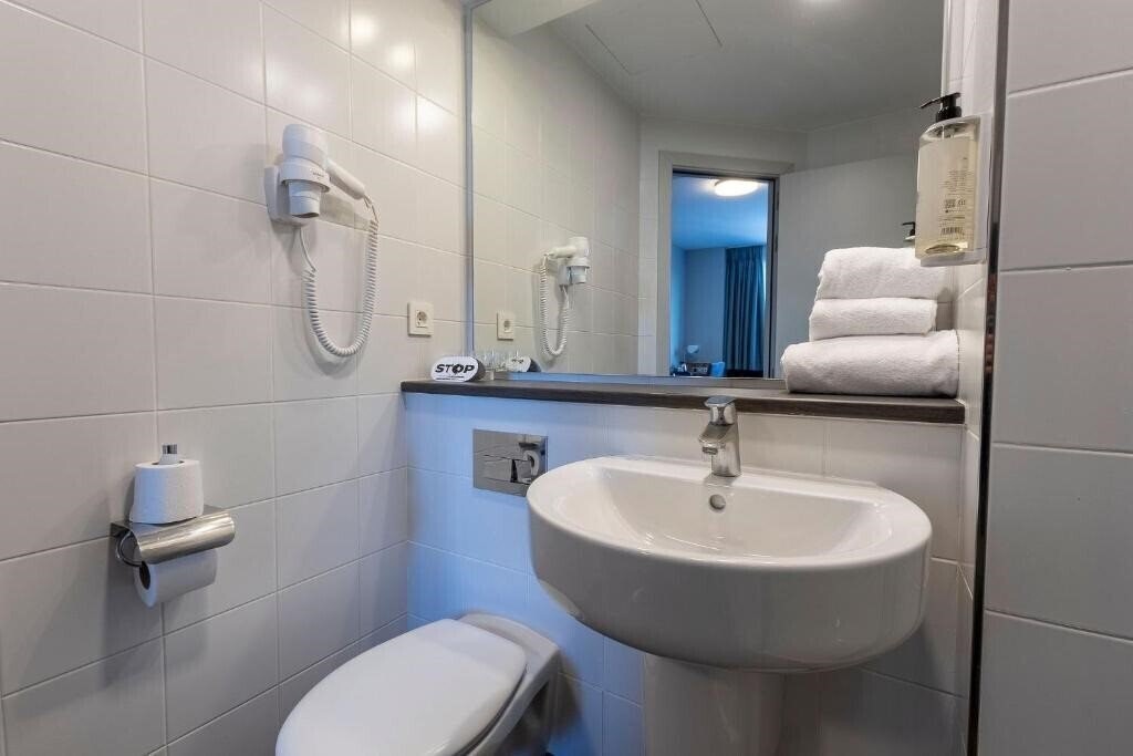 Imaginea Travelodge Barcelona Poblenou 1*