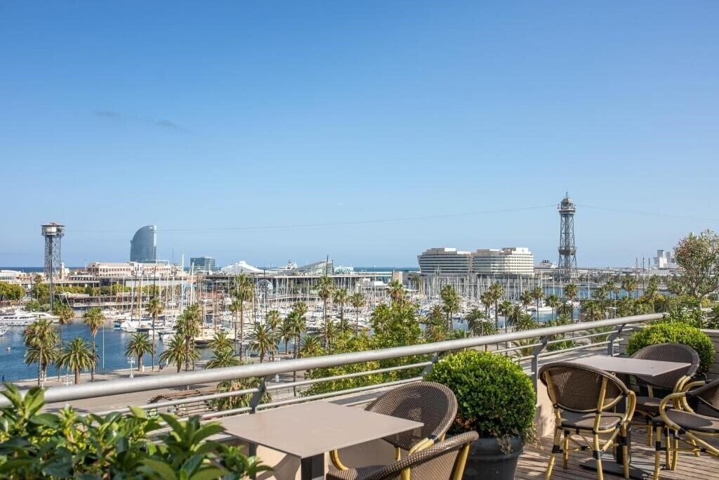 Hotel Duquesa De Cardona 4*