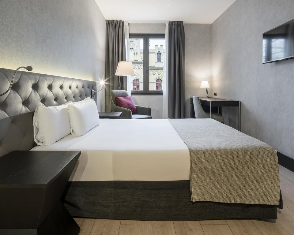 Фото Ilunion Bel Art 4*