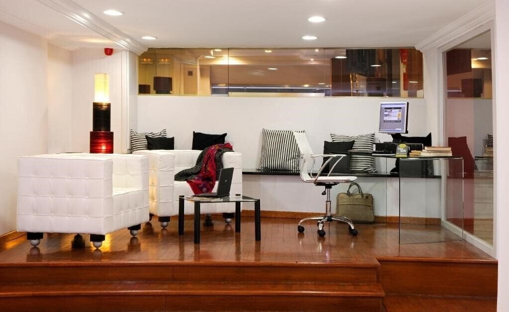 Imaginea Abbot Hotel 4*