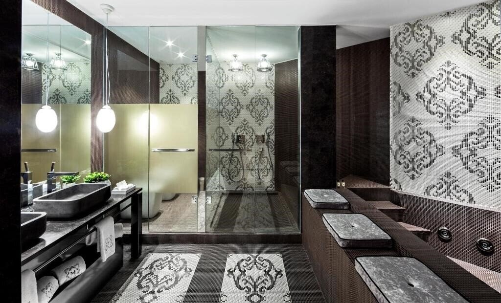 Fotografii Monument 5*