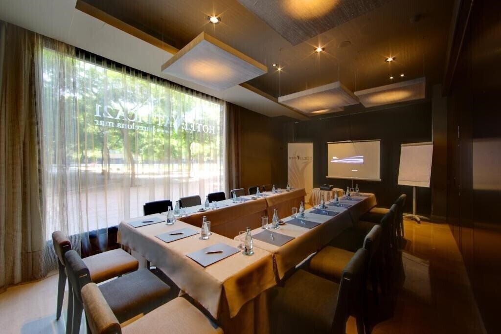 Fotografie Attica 21 Barcelona Mar 4*