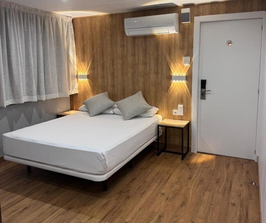 Hotel Medicis 2*