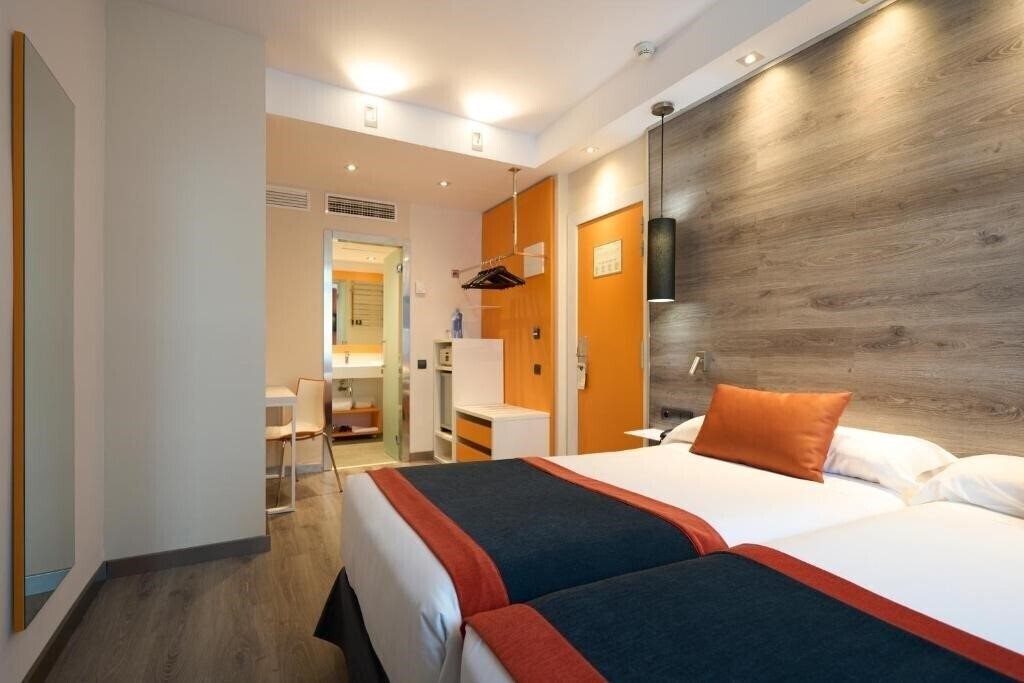 Фото Catalonia Mikado Hotel 3*
