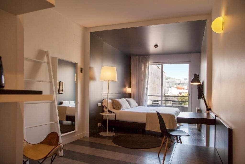 Фото Hotel Chic & Basic Ramblas 3*