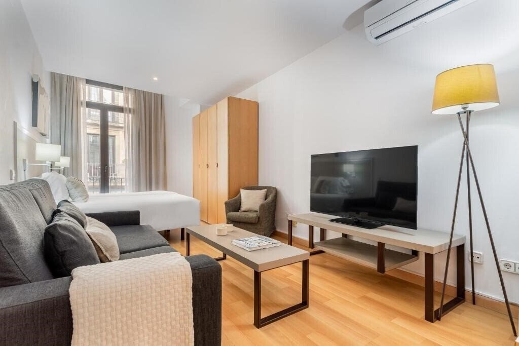 Imaginea Mh Apartments Opera Rambla 3*