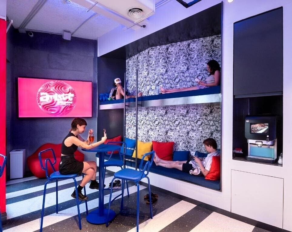 Imaginea Amistat City Hostel 1*