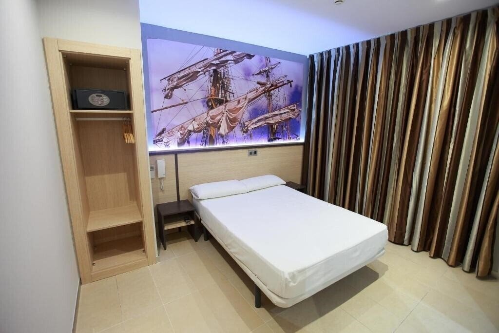 Fotografii Hostal Las Flores 2*