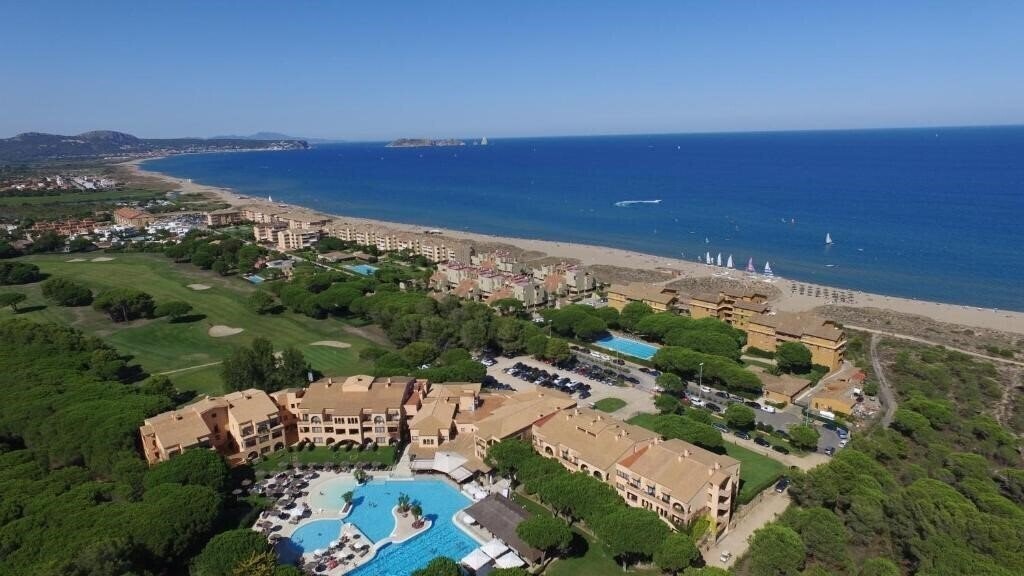 Hotel La Costa Golf & Beach Resort 4*